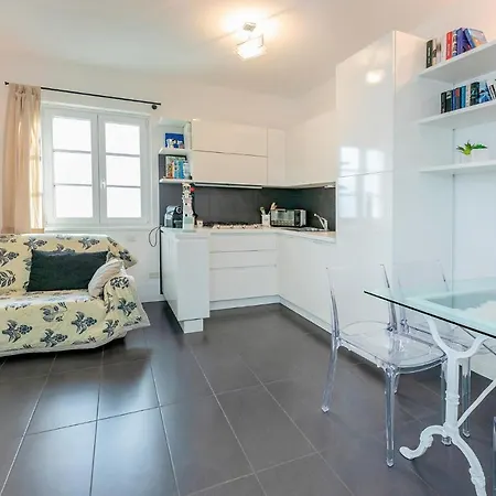 Beautiful Apartment In Magliolo With Outdoor Swimming Pool, Sauna And 1 Bedrooms Apartment *